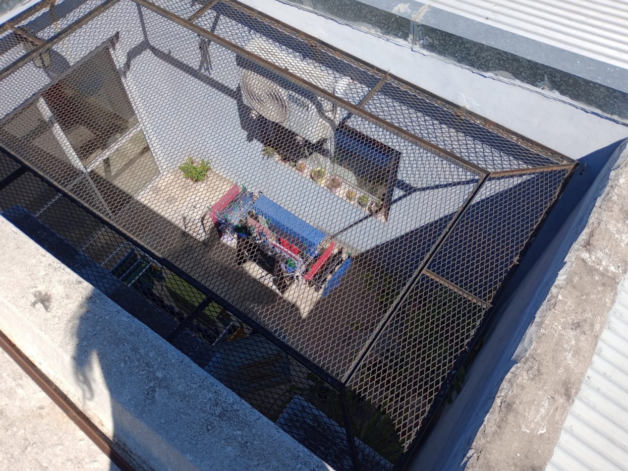 CASA TOTALMENTE REMODELADA 3 DORMITORIOS Y DOBLE COCHERA