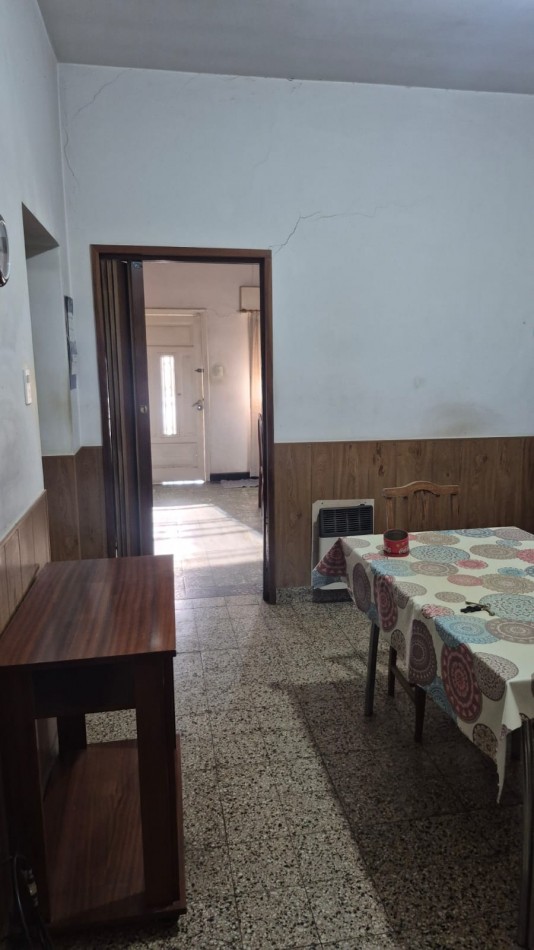 ALQUILO CASA AL FRENTE 2 DORMITORIOS- PATIO Y TERRAZA   - RIO DE JANEIRO 2478