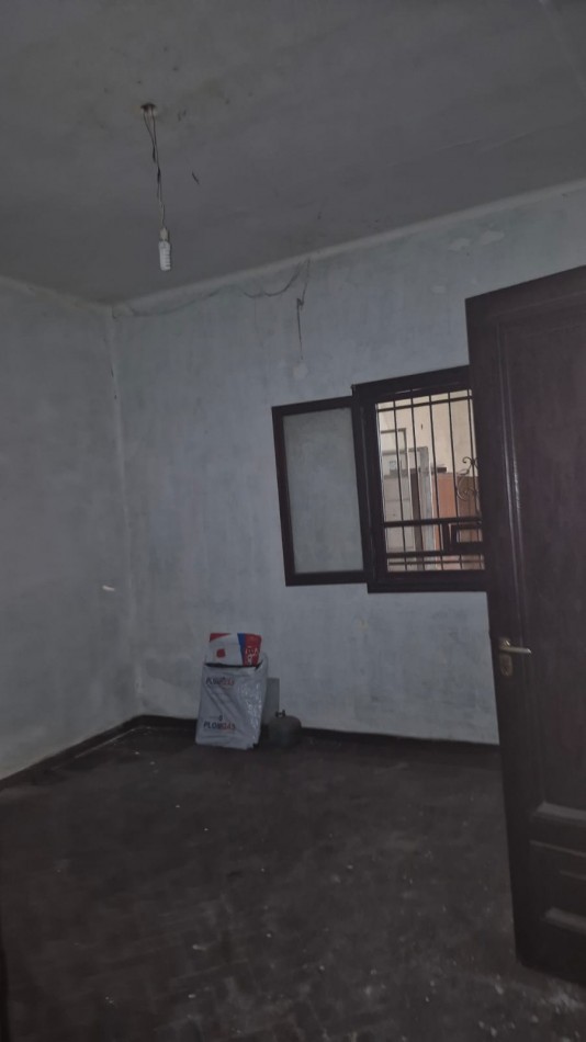 ALQUILO CASA USO COMERCIAL- FRENTE A IMPORTANTE COLEGIO