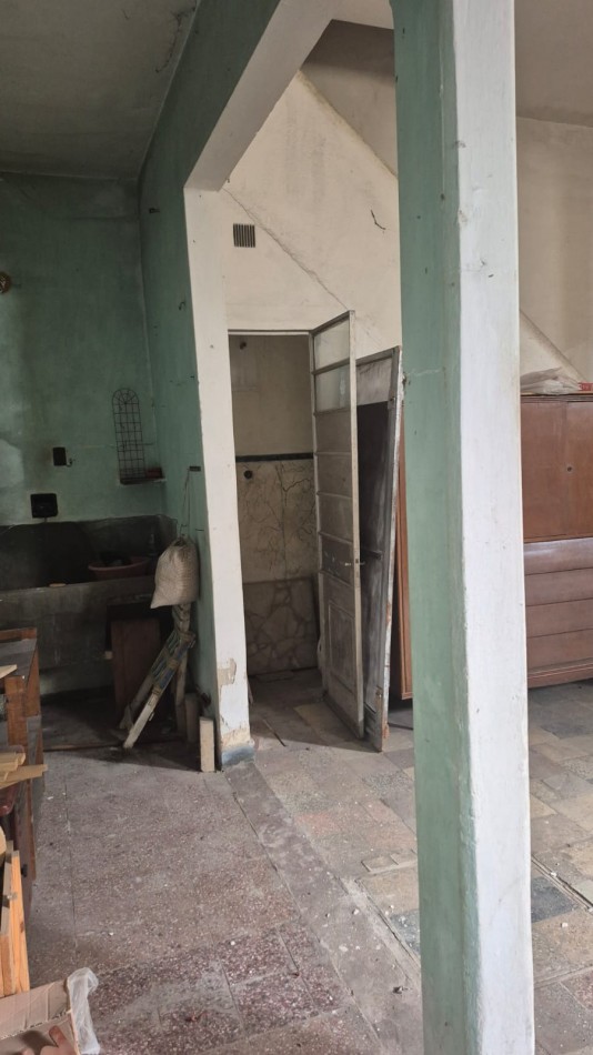 ALQUILO CASA USO COMERCIAL- FRENTE A IMPORTANTE COLEGIO