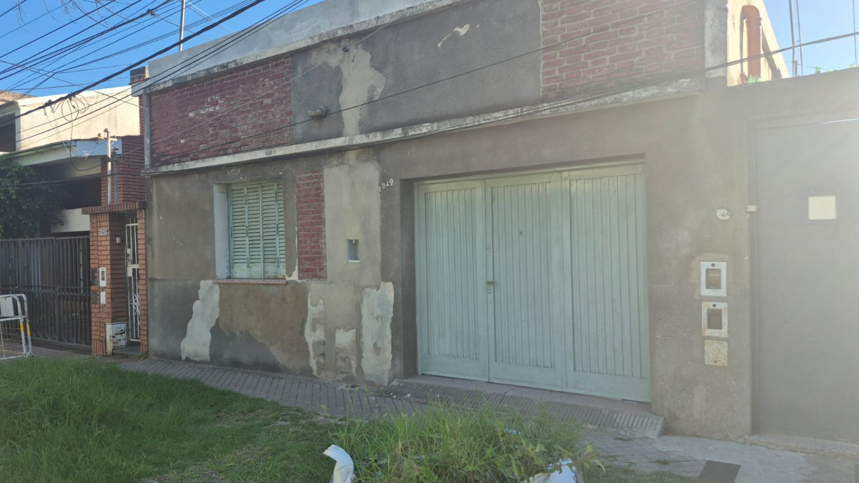 ALQUILO CASA USO COMERCIAL- FRENTE A IMPORTANTE COLEGIO