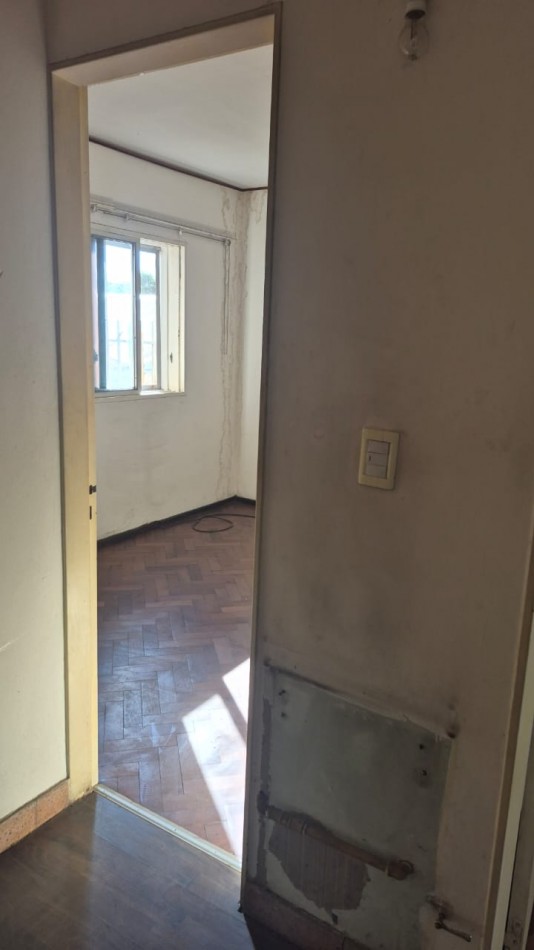 DEPARTAMENTO !!! OPORTUNIDAD UNICA: 170 m² de Categoria a Modernizar en calle Cafferata