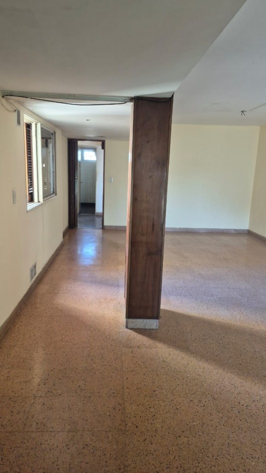 DEPARTAMENTO !!! OPORTUNIDAD UNICA: 170 m² de Categoria a Modernizar en calle Cafferata