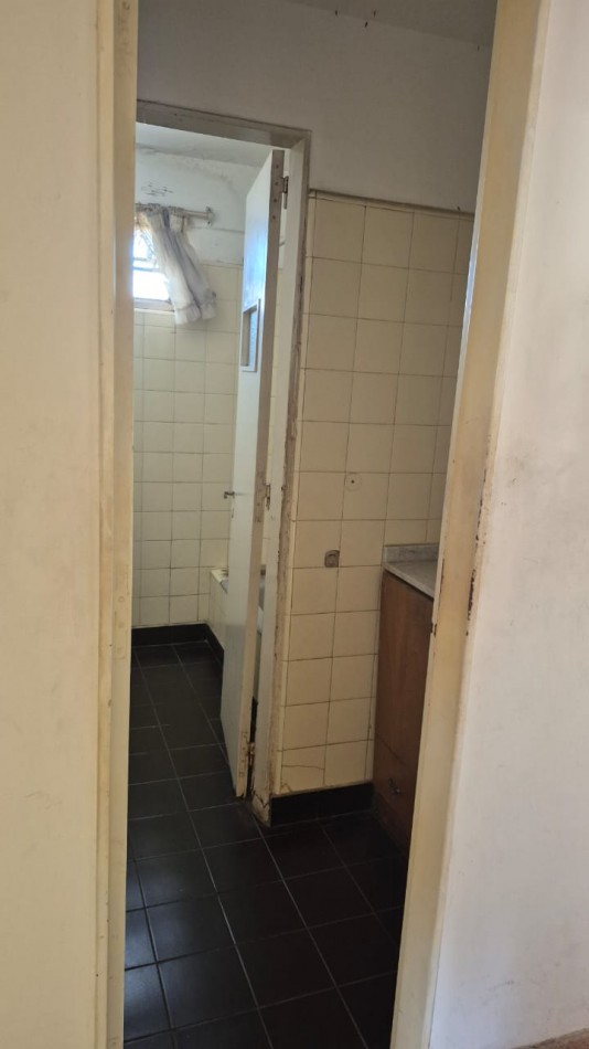 DEPARTAMENTO !!! OPORTUNIDAD UNICA: 170 m² de Categoria a Modernizar en calle Cafferata