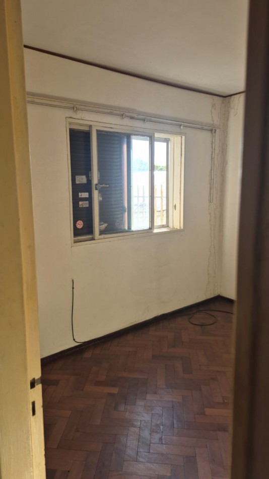 DEPARTAMENTO !!! OPORTUNIDAD UNICA: 170 m² de Categoria a Modernizar en calle Cafferata