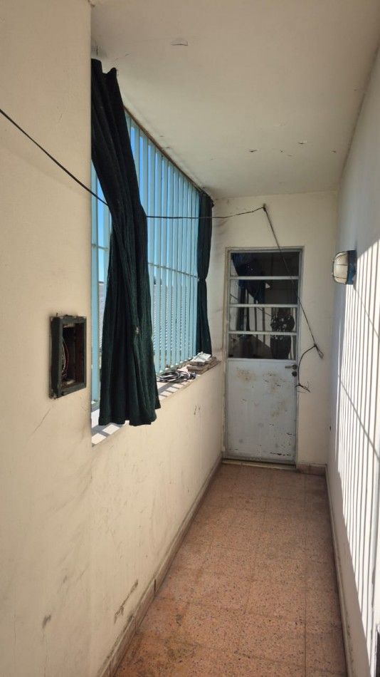 DEPARTAMENTO !!! OPORTUNIDAD UNICA: 170 m² de Categoria a Modernizar en calle Cafferata
