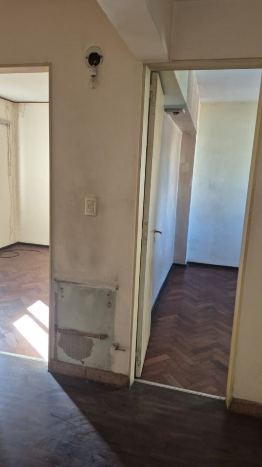 DEPARTAMENTO !!! OPORTUNIDAD UNICA: 170 m² de Categoria a Modernizar en calle Cafferata