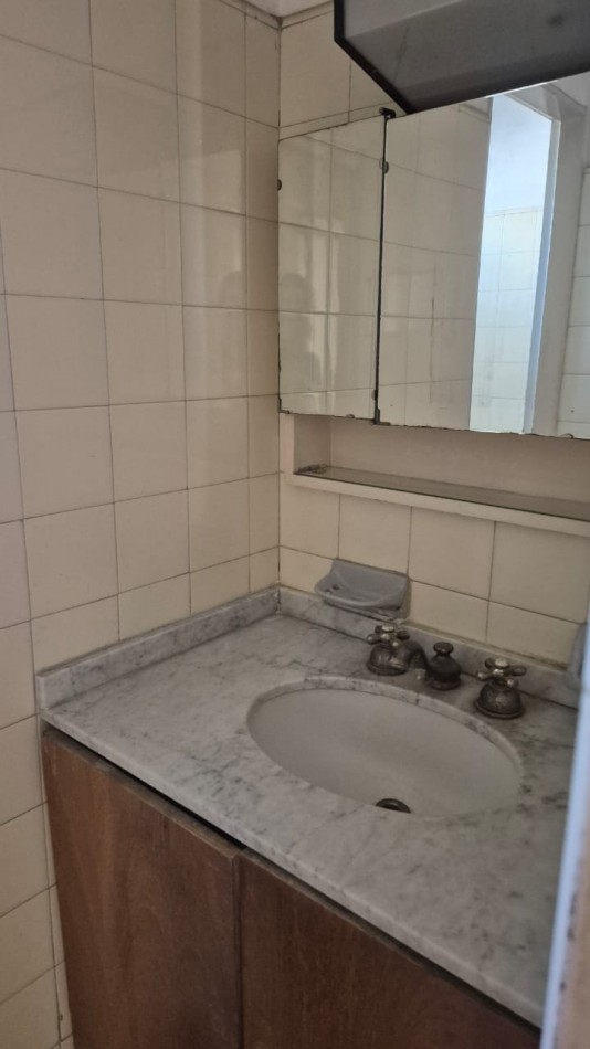 DEPARTAMENTO !!! OPORTUNIDAD UNICA: 170 m² de Categoria a Modernizar en calle Cafferata