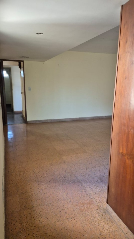 DEPARTAMENTO !!! OPORTUNIDAD UNICA: 170 m² de Categoria a Modernizar en calle Cafferata