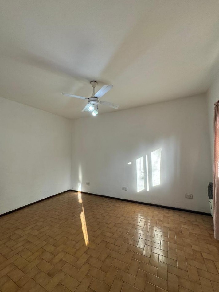 CASA EN ROLDAN CON PILETA 