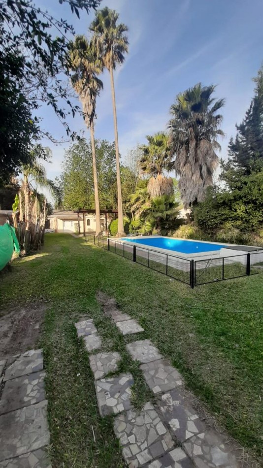 CASA EN ROLDAN CON PILETA 