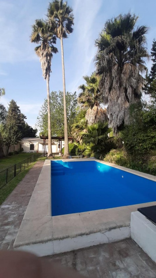 CASA EN ROLDAN CON PILETA 