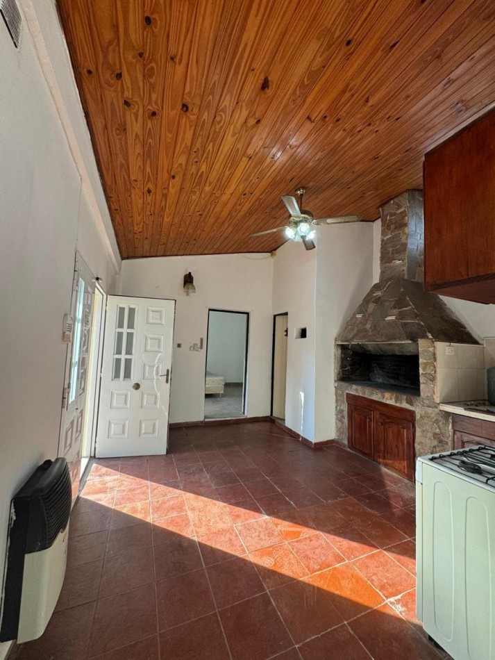 CASA EN ROLDAN CON PILETA 