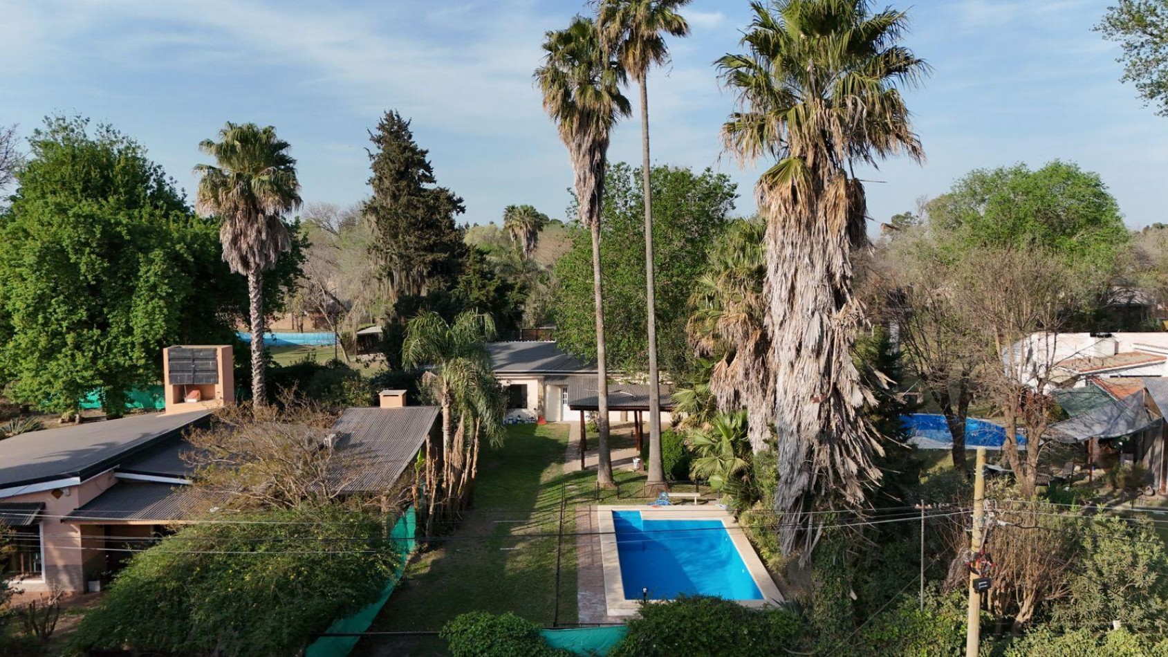 CASA EN ROLDAN CON PILETA 