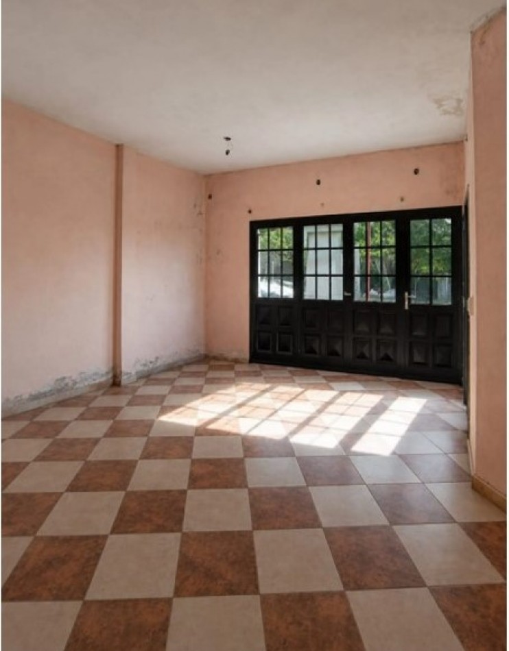 OPORTUNIDAD CASA CON PILETA EN PUEBLO ESTHER
