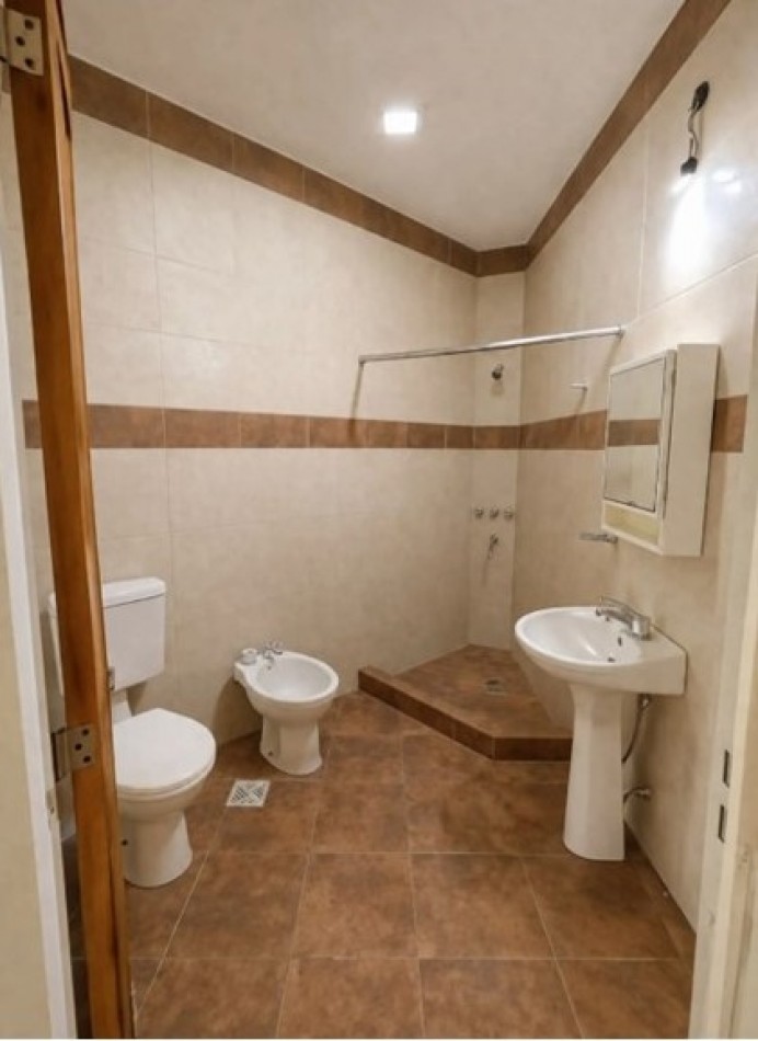 OPORTUNIDAD CASA CON PILETA EN PUEBLO ESTHER