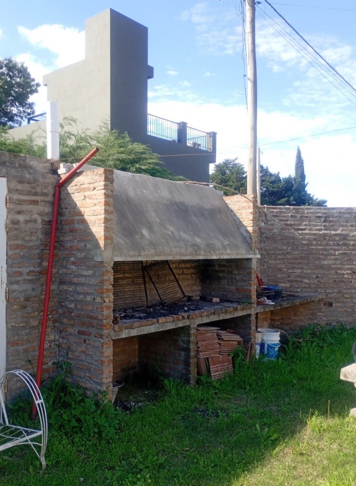 OPORTUNIDAD CASA CON PILETA EN PUEBLO ESTHER