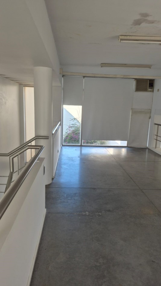 INCREIBLE CASA A LA VENTA -CONVINA CONFORD Y DISEÑO