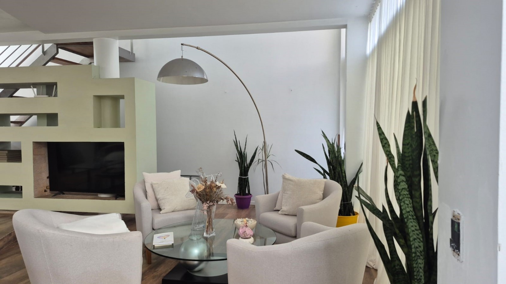 INCREIBLE CASA A LA VENTA -CONVINA CONFORD Y DISEÑO