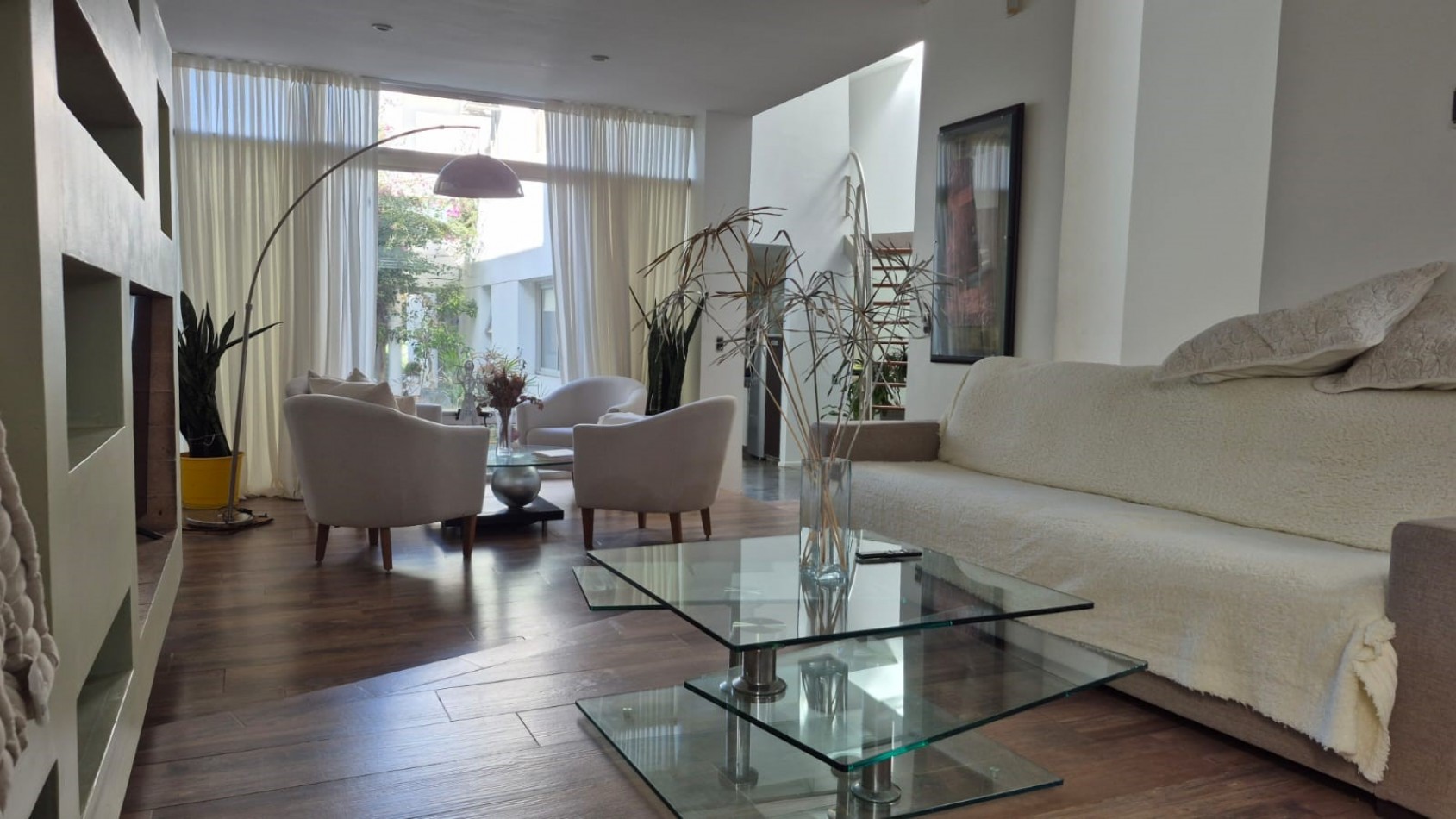 INCREIBLE CASA A LA VENTA -CONVINA CONFORD Y DISEÑO