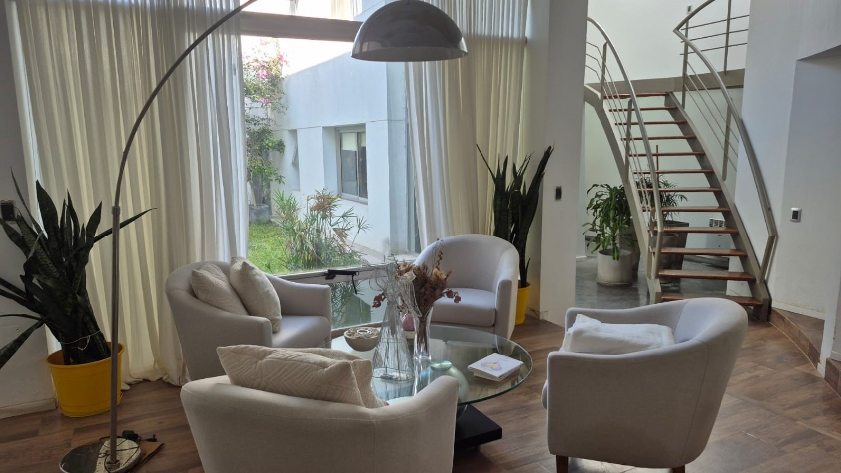 INCREIBLE CASA A LA VENTA -CONVINA CONFORD Y DISEÑO