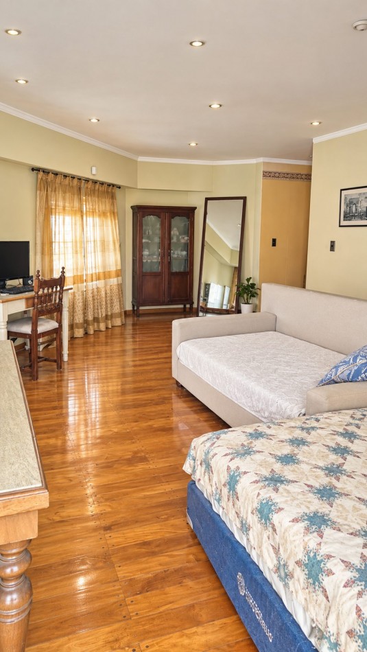 CASA EN ESQUINA - 200 m² CONSTRUIDOS EN EL CORAZON DE ECHESORTU