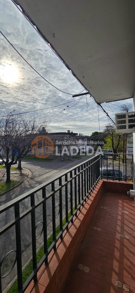 HERMOSA CASA EN BARRIO BELGRANO - ECUADOR AL 1000