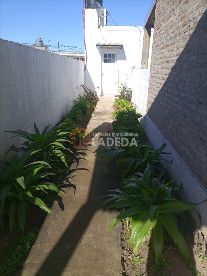 CASA EN ROLDAN 2 DORMITORIOS