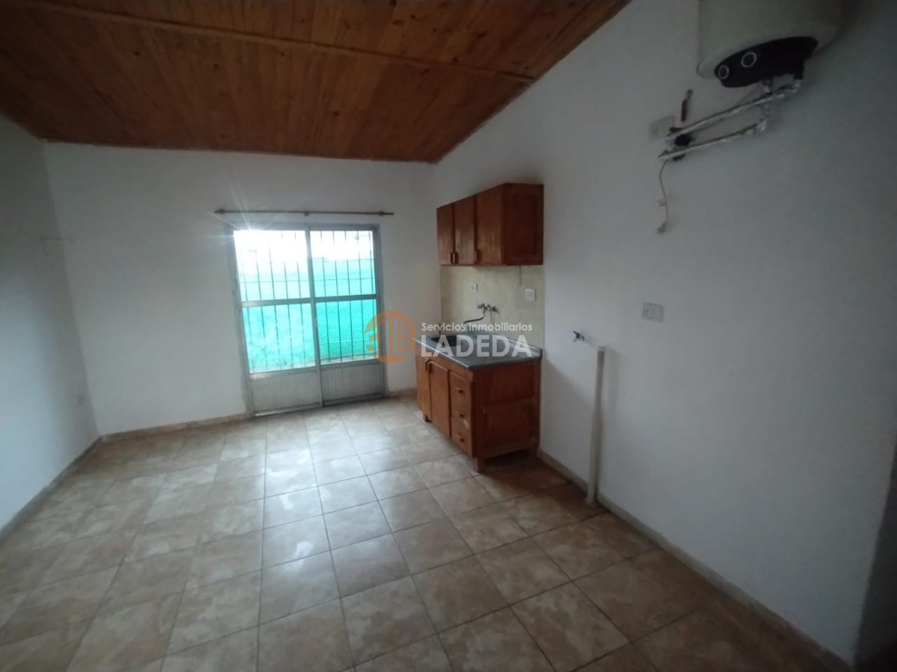 CASA EN ROLDAN 2 DORMITORIOS