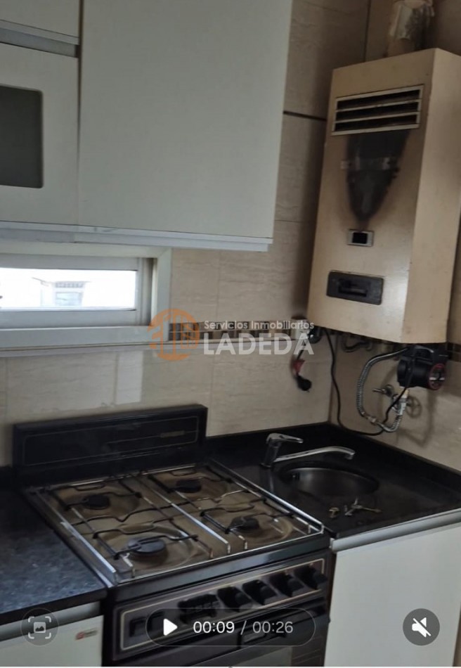 PH EN 1ER PISO - OPORTUNIDAD PARA INVERTIR - CALLE URUGUAY 1767 -BARRIO HOSPITALES