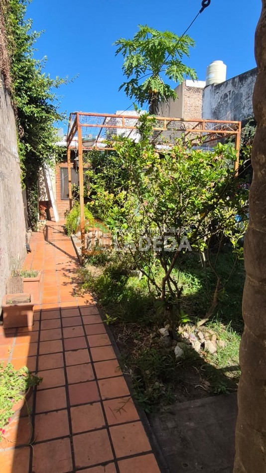 CASA DE PASILLO A 2 CUADRAS DE AV. STA. FE 4800