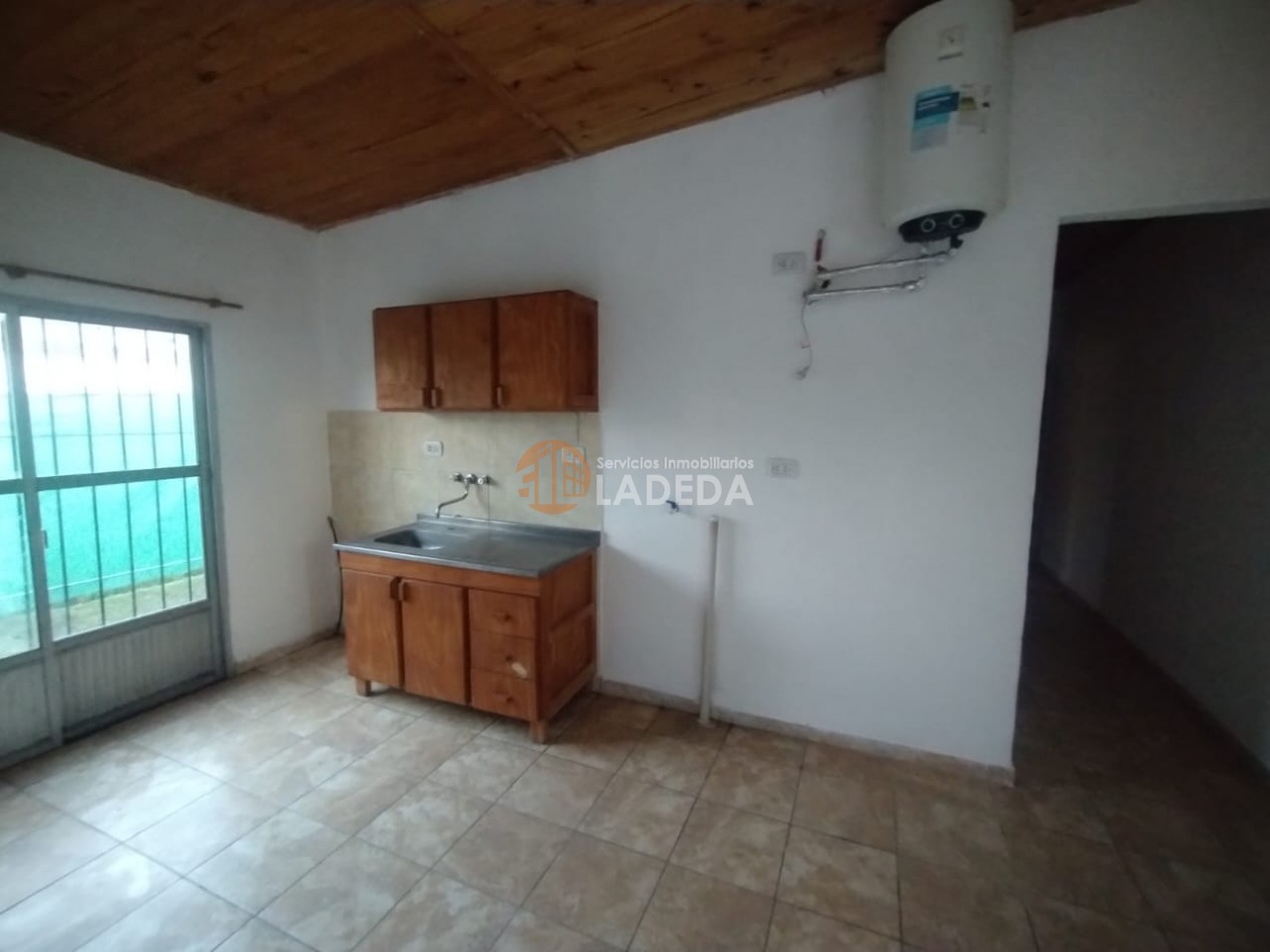 CASA EN ROLDAN 2 DORMITORIOS