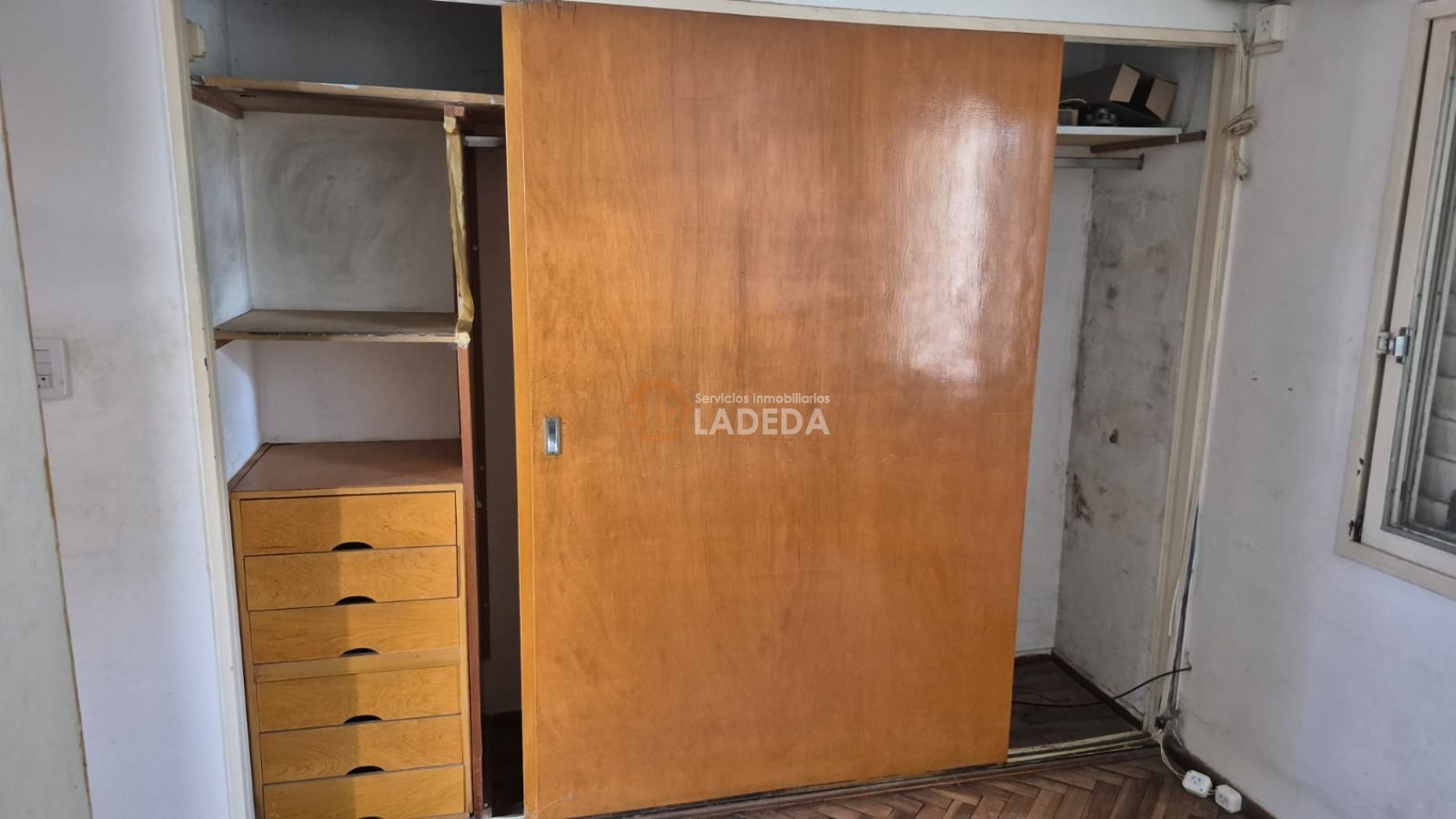 PH EN 1ER PISO - OPORTUNIDAD PARA INVERTIR - CALLE URUGUAY 1767 -BARRIO HOSPITALES