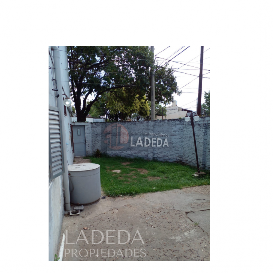 CASA EN ESQUINA BARRA y SAN LORENZO