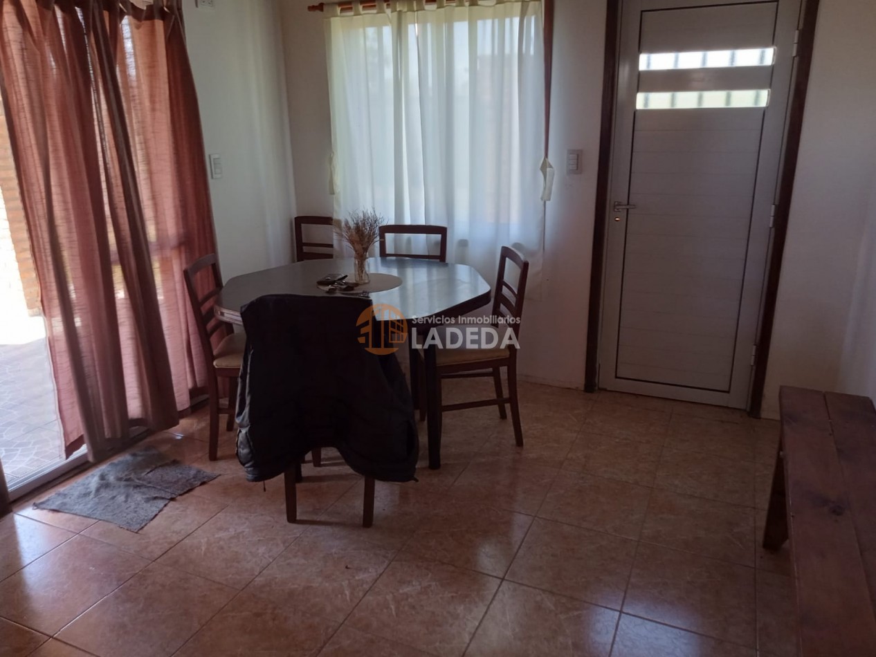CASA CON PILETA - HERMOSO PARQUE EN PUNTA CHACRA - ROLDAN
