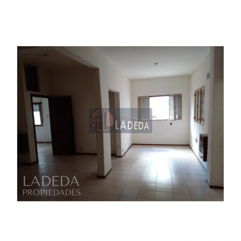 CASA EN ESQUINA BARRA y SAN LORENZO