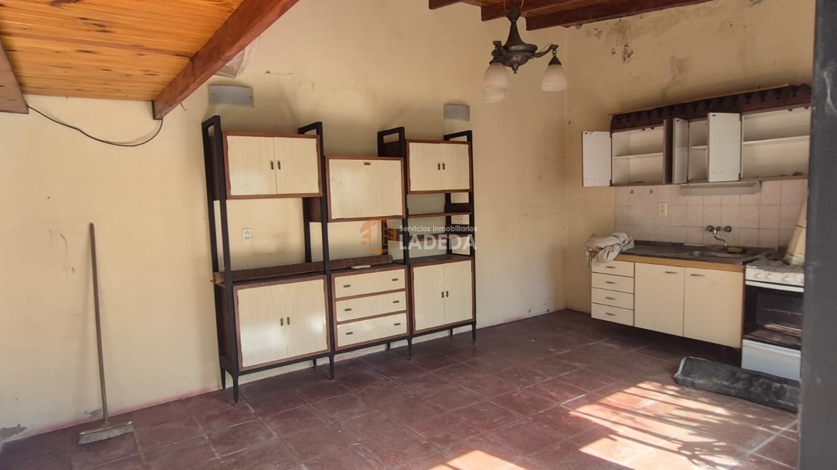 CASA DE PASILLO A 2 CUADRAS DE AV. STA. FE 4800