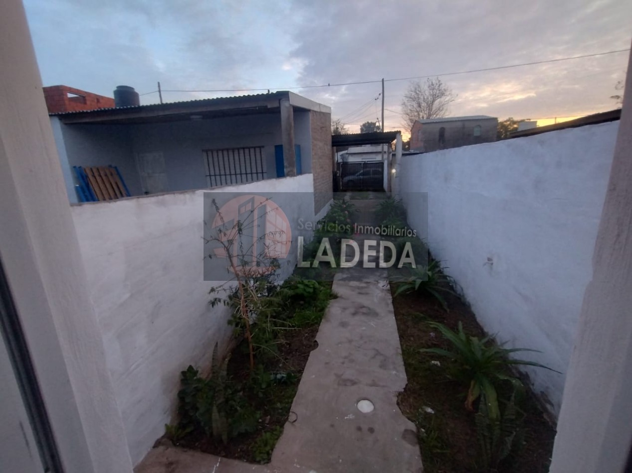 CASA EN ROLDAN 2 DORMITORIOS