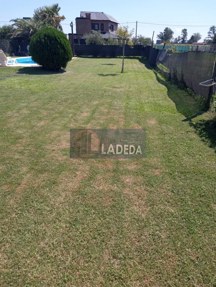 CASA CON PILETA Y HERMO PARQUE EN PUNTA CHACRA - ROLDAN