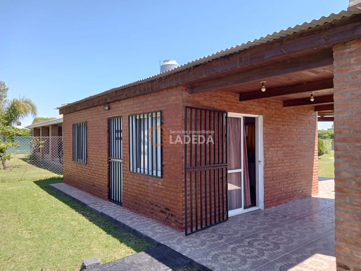 CASA CON PILETA - HERMOSO PARQUE EN PUNTA CHACRA - ROLDAN