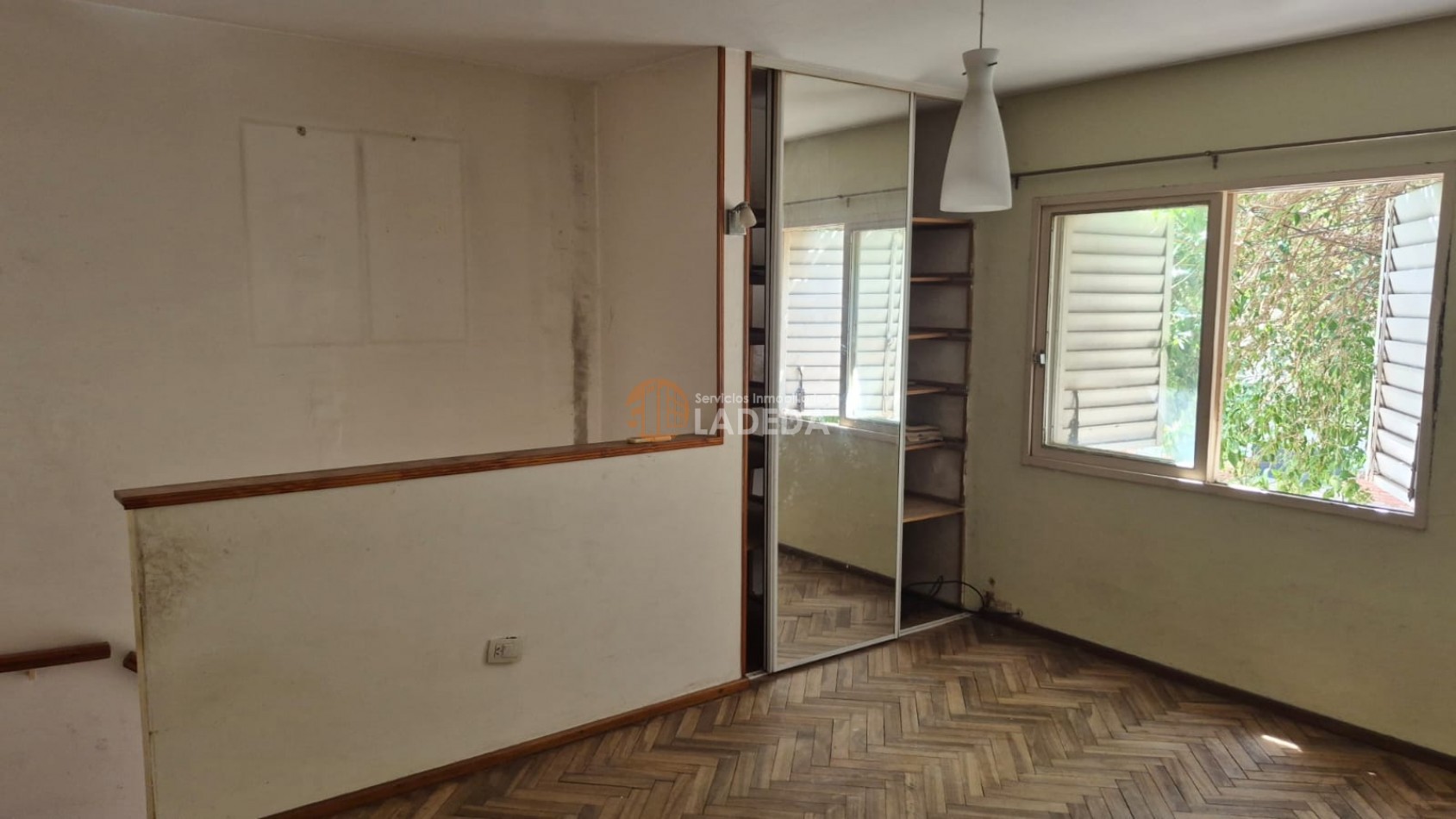 PH EN 1ER PISO - OPORTUNIDAD PARA INVERTIR - CALLE URUGUAY 1767 -BARRIO HOSPITALES