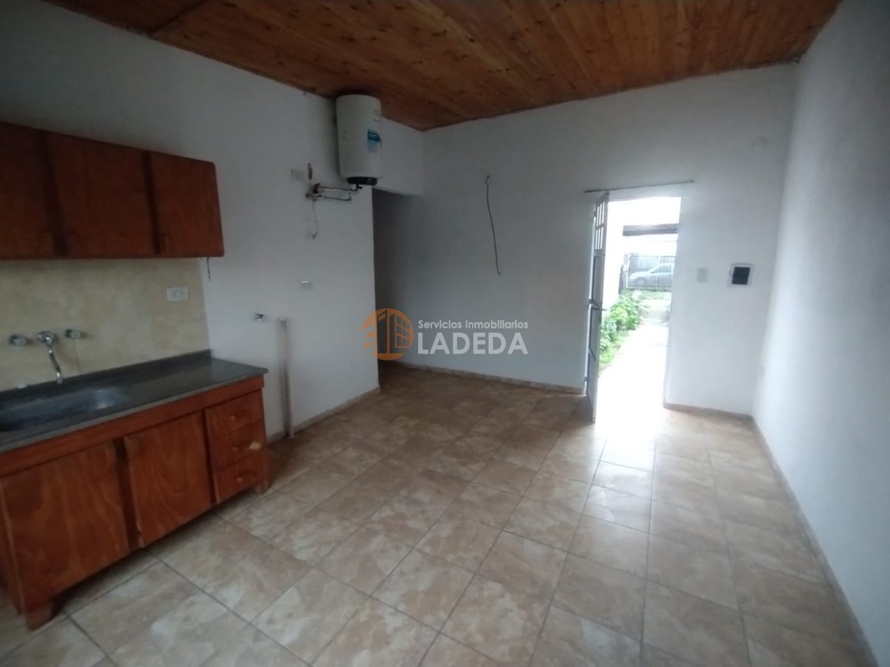 CASA EN ROLDAN 2 DORMITORIOS