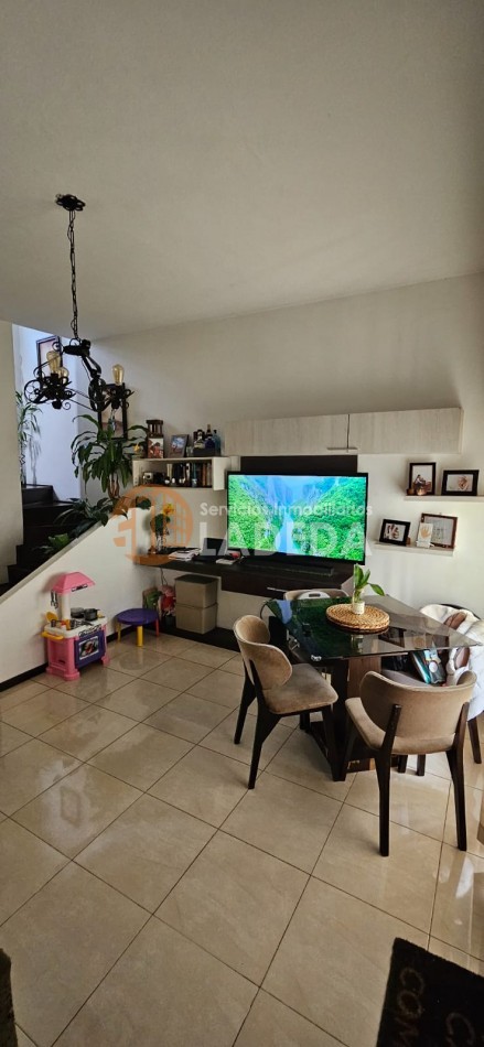 HERMOSA CASA EN BARRIO BELGRANO - ECUADOR AL 1000