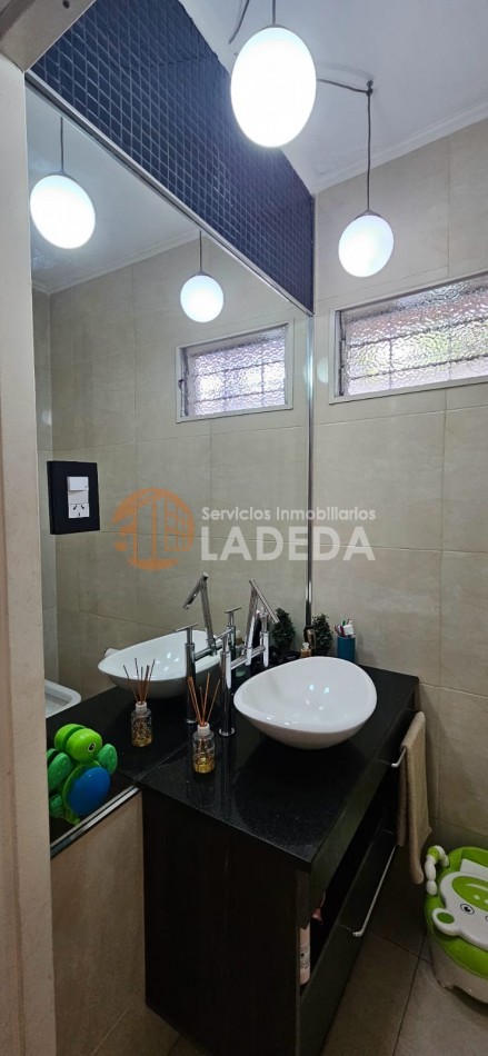 HERMOSA CASA EN BARRIO BELGRANO - ECUADOR AL 1000