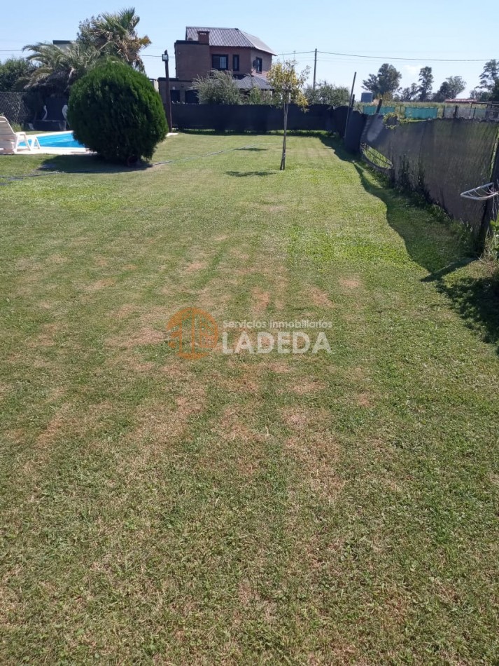 CASA CON PILETA - HERMOSO PARQUE EN PUNTA CHACRA - ROLDAN
