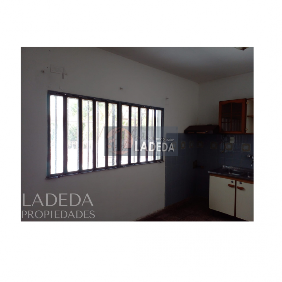CASA EN ESQUINA BARRA y SAN LORENZO