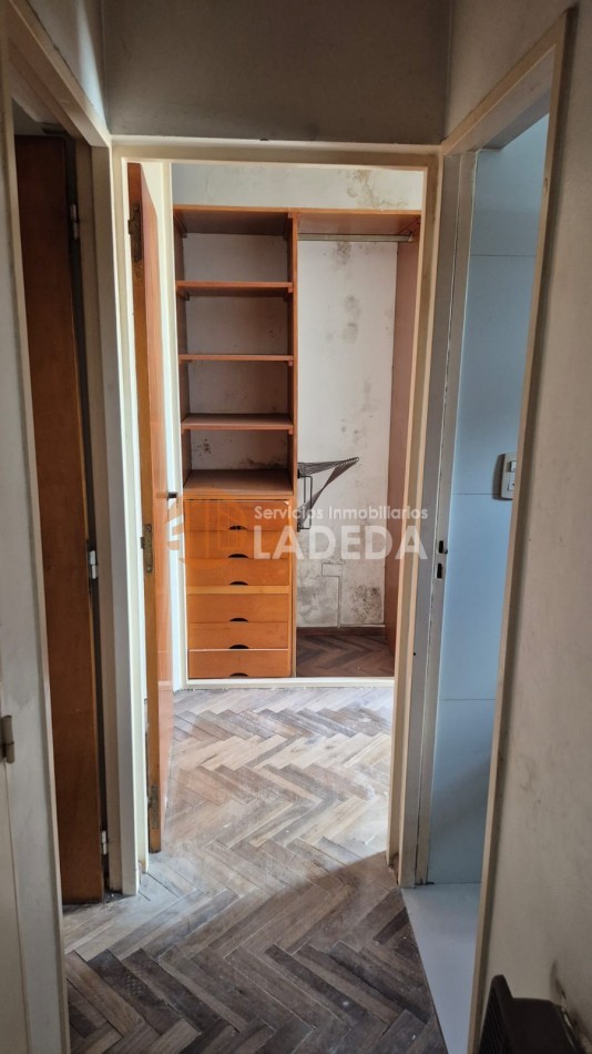 PH EN 1ER PISO - OPORTUNIDAD PARA INVERTIR - CALLE URUGUAY 1767 -BARRIO HOSPITALES