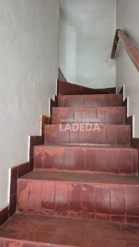 PH EN 1ER PISO - OPORTUNIDAD PARA INVERTIR - CALLE URUGUAY 1767 -BARRIO HOSPITALES