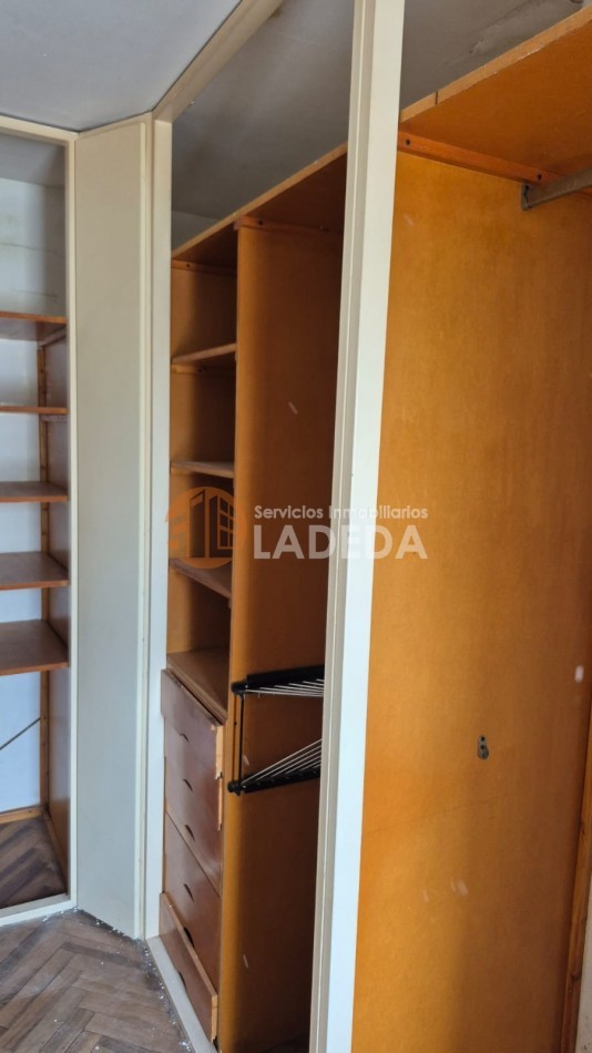 PH EN 1ER PISO - OPORTUNIDAD PARA INVERTIR - CALLE URUGUAY 1767 -BARRIO HOSPITALES