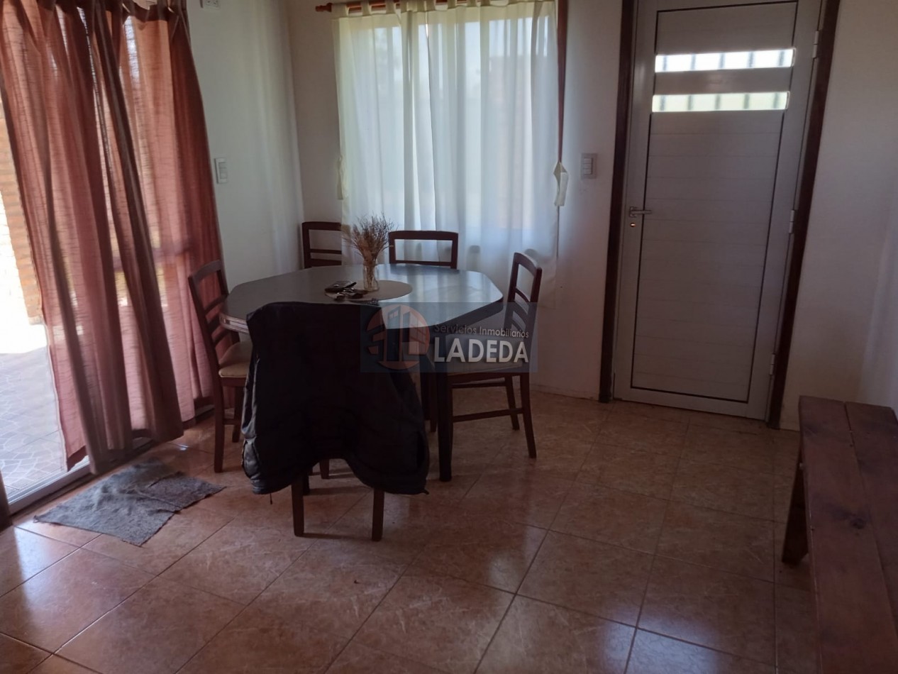CASA CON PILETA Y HERMO PARQUE EN PUNTA CHACRA - ROLDAN